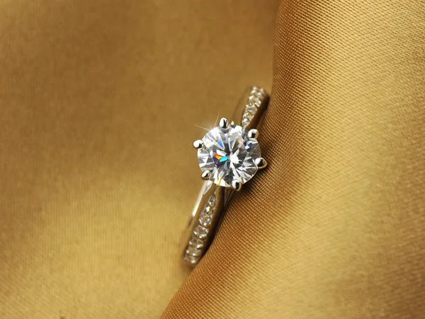 Classic Luxury CZ Ring β 925 Sterling Silver Women Jewelry
