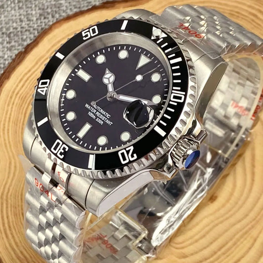 Automatic Diver Watch – Sapphire Crystal & Rotating Bezel Design