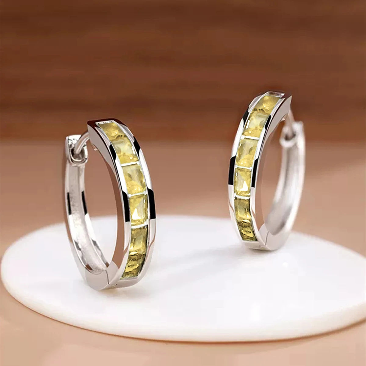 Elegant Everyday Hoop Earrings β Simple Modern Women Jewelry