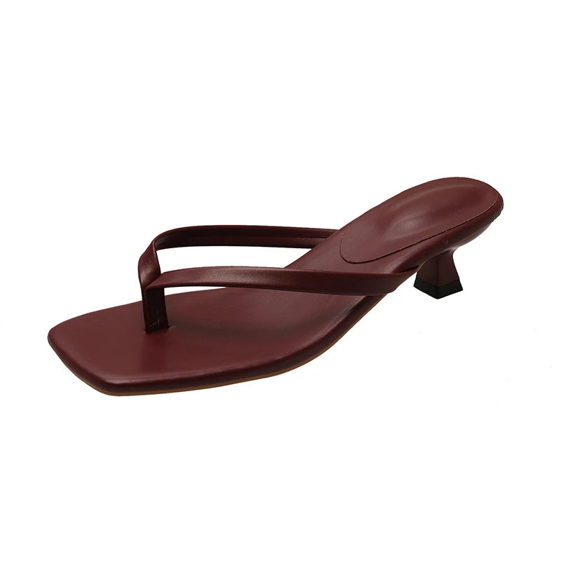 Minimal Street Style Square Heel Slippers with Modern Summer Comfort Design