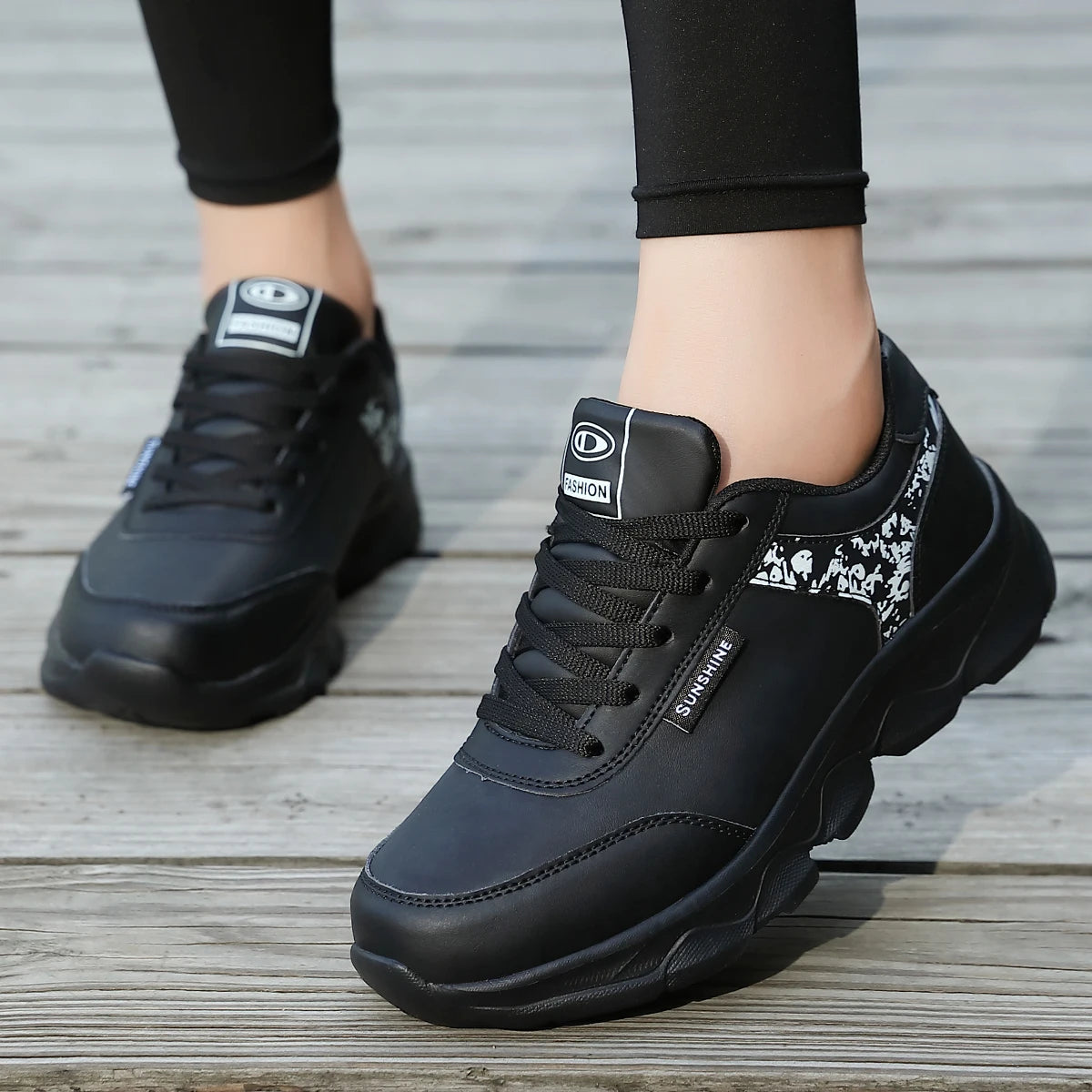 Women’s Lightweight Casual Sneakers – Lace-Up Running Shoes for Everyday Wear