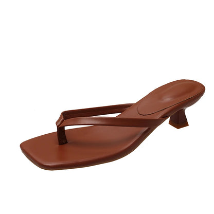Minimal Street Style Square Heel Slippers with Modern Summer Comfort Design