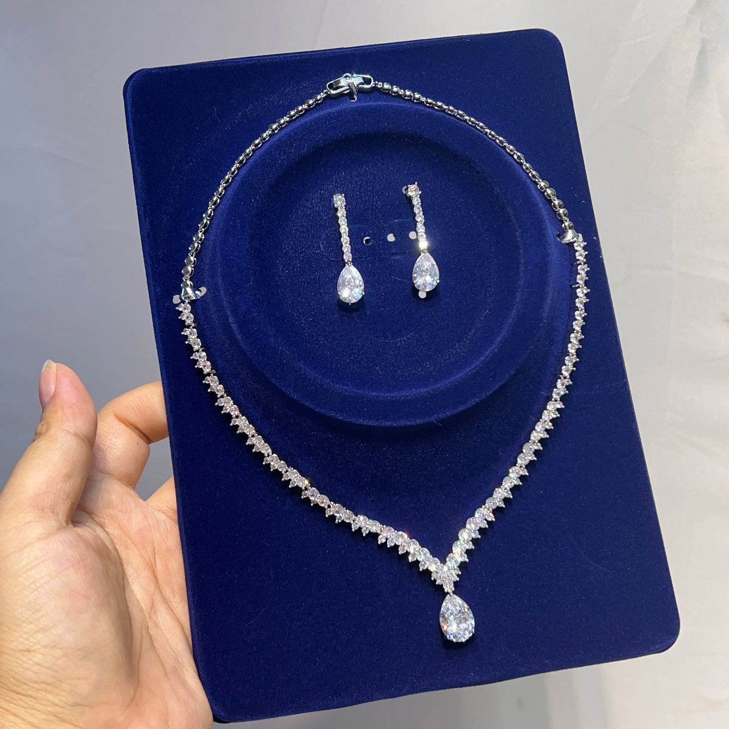 Sparkling Water Drop Wedding Jewelry – Elegant Women’s Necklace & Earring Set