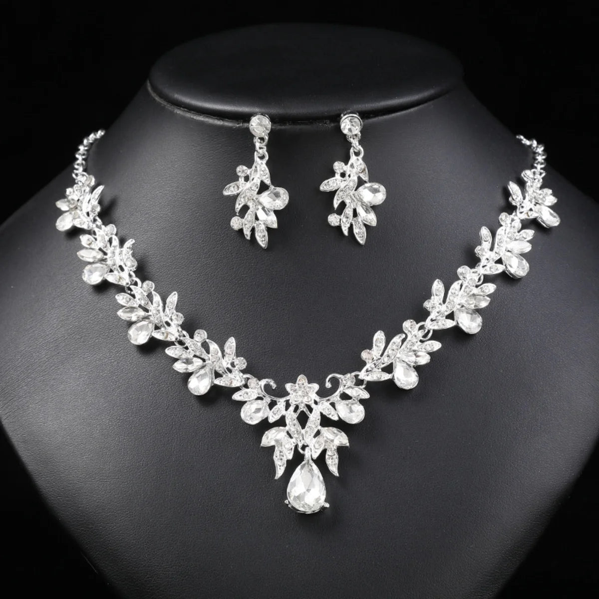 Copper Inlaid Claw Chain Jewelry Set – Necklace & Earrings for Women