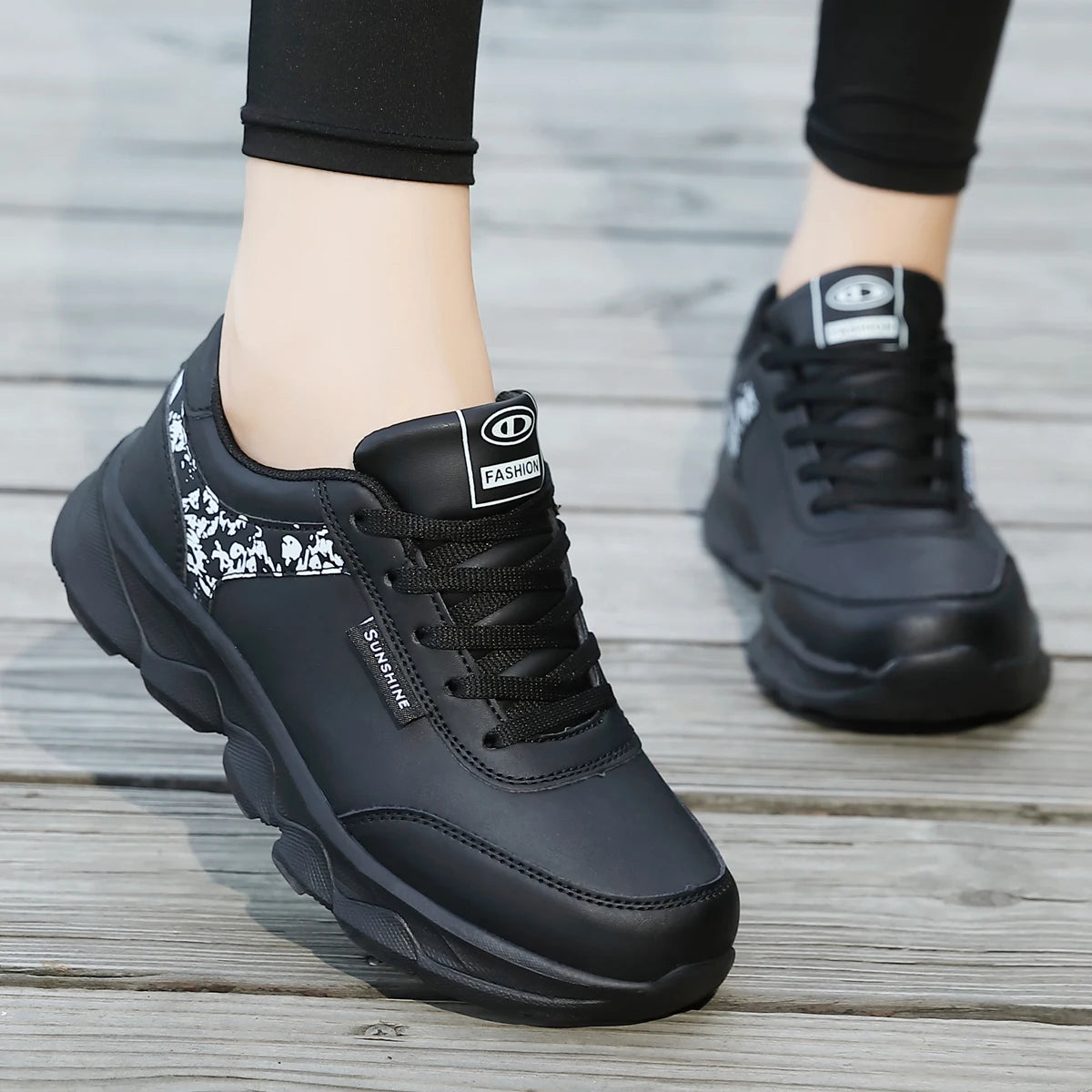 Women’s Lightweight Casual Sneakers – Lace-Up Running Shoes for Everyday Wear