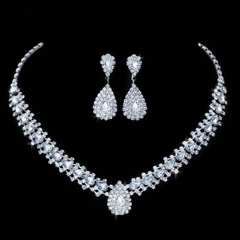 Elegant Crystal Wedding Jewelry Set – Bridal Necklace & Drop Earrings