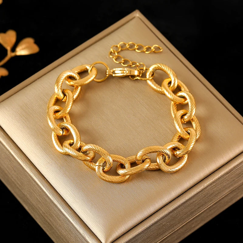 Minimalist Gold Cuban Bracelet with Waterproof Stainless Steel Design