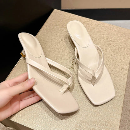 Minimal Street Style Square Heel Slippers with Modern Summer Comfort Design