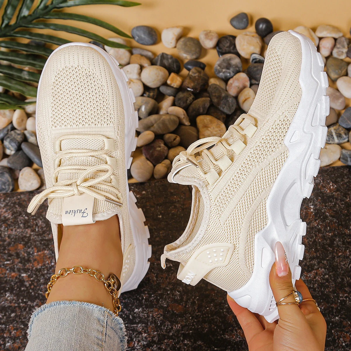 Women’s Breathable Mesh Sports Shoes – Lightweight Comfort Sneakers