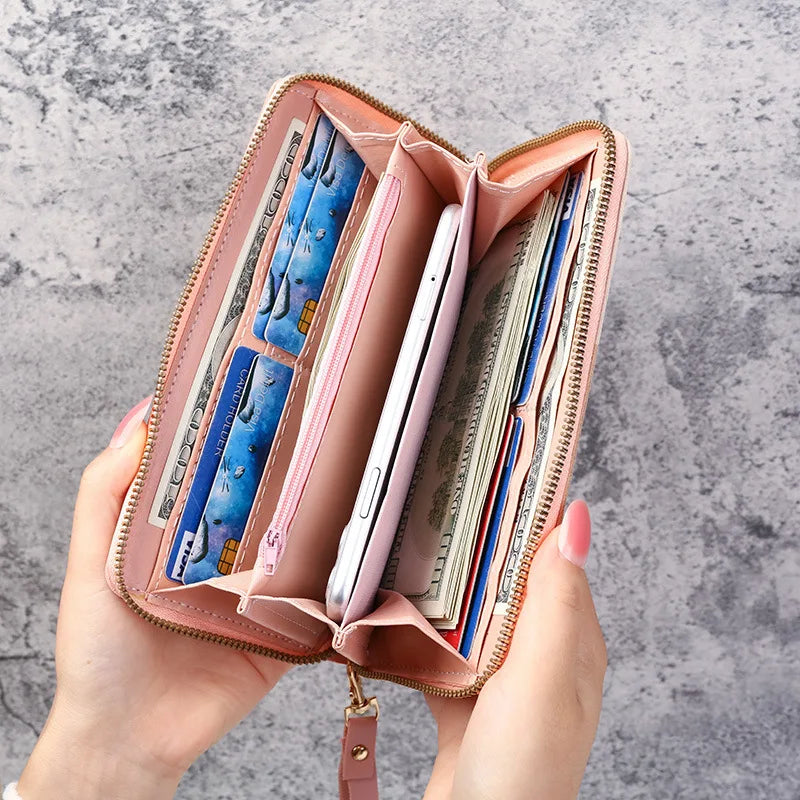 Elegant Zip Wallet for Women – Slim & Spacious Design