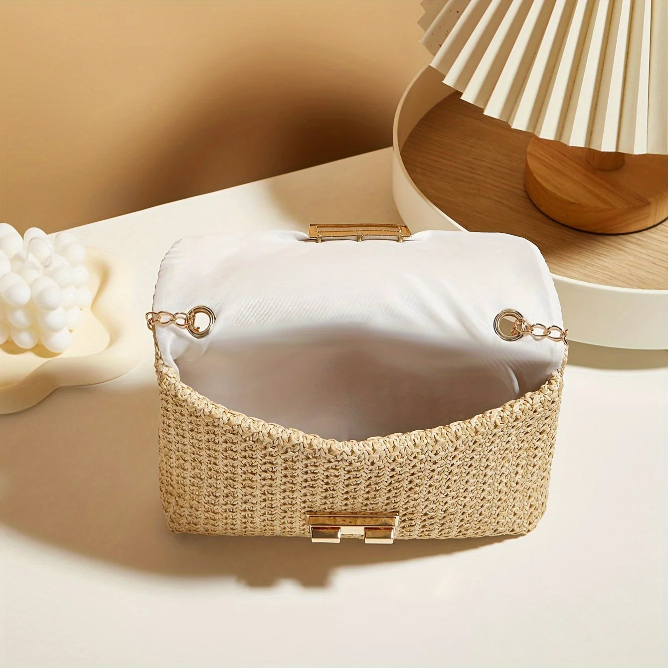 Handwoven Straw Shoulder Bag – Lock Closure Summer Crossbody Purse