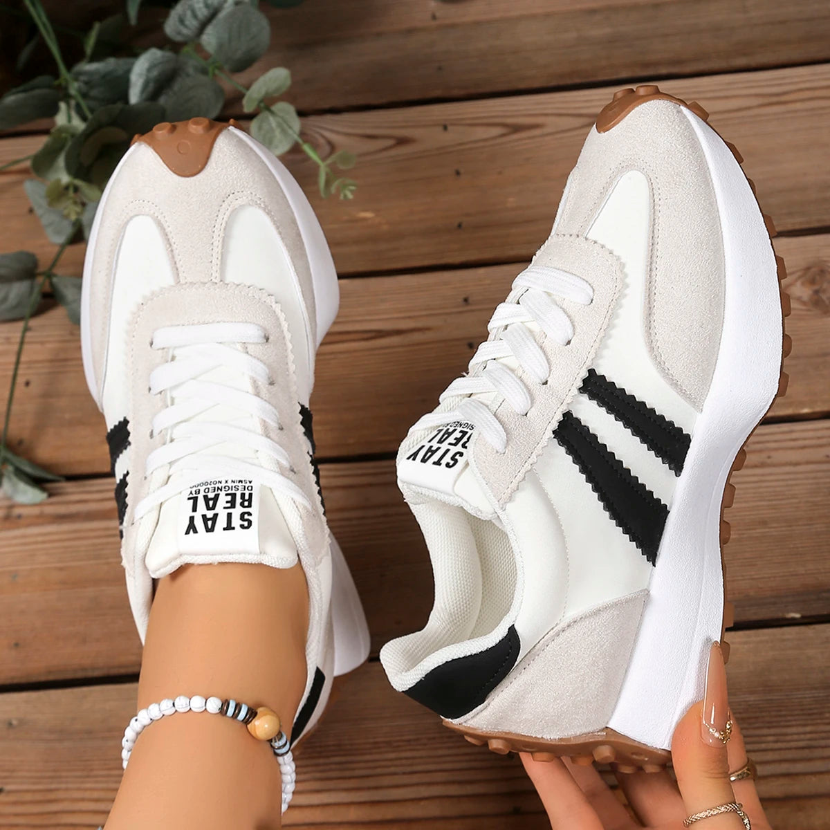 Women’s Retro Casual Sneakers – Flat Sole Round Toe Fashion Shoes