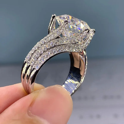 LUXURY CRYSTAL CLAW STATEMENT RING