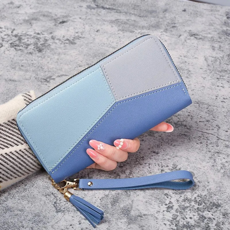 Elegant Zip Wallet for Women – Slim & Spacious Design